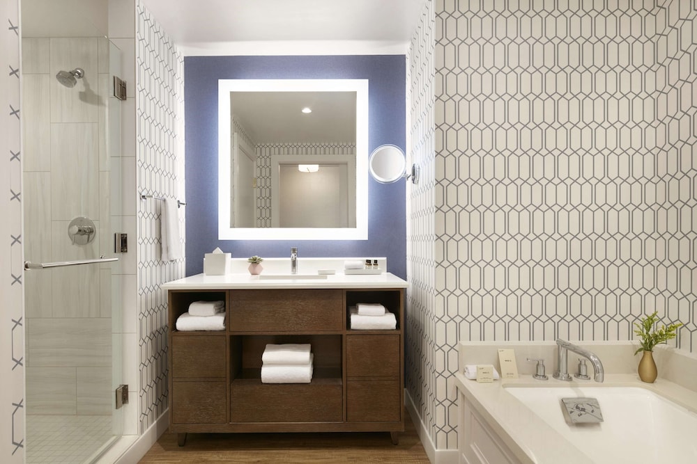 Fairmont Austin 22/72