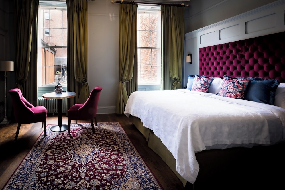 Heritage, Style, King Bed