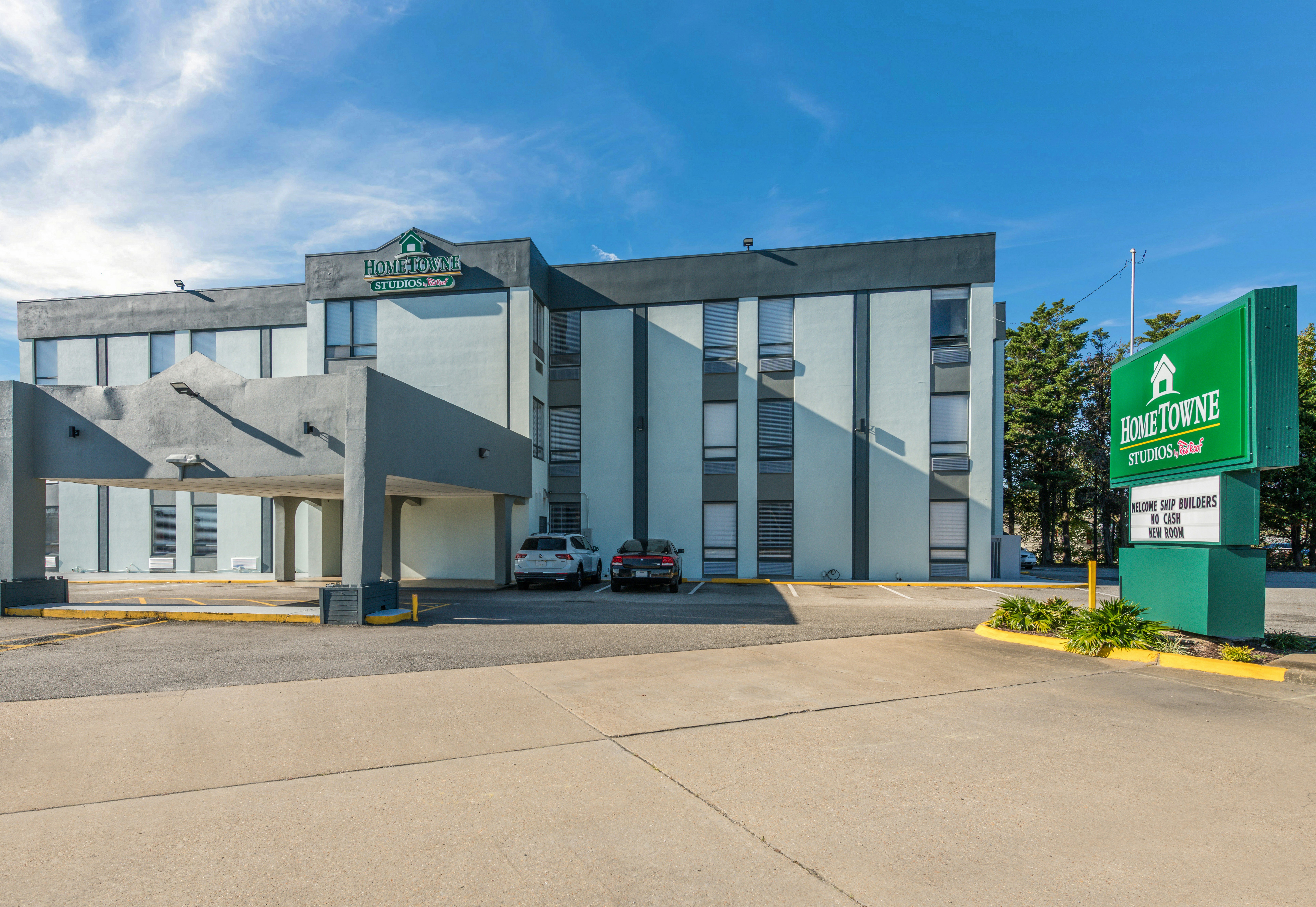 HomeTowne Studios by Red Roof Newport News - Hampton West 10/13