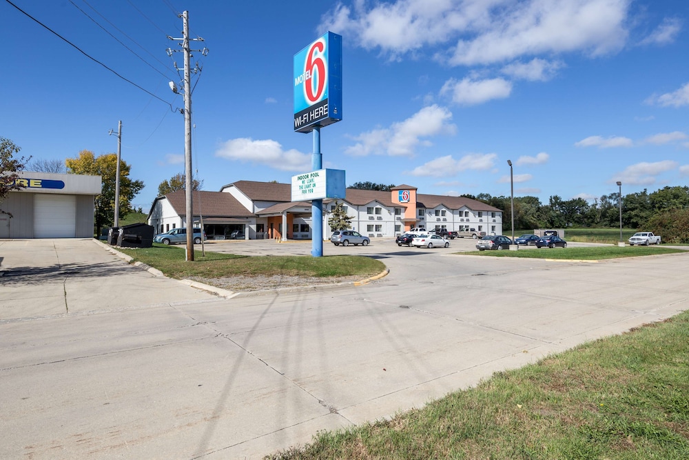 Motel6 Waterloo, IA 43/50