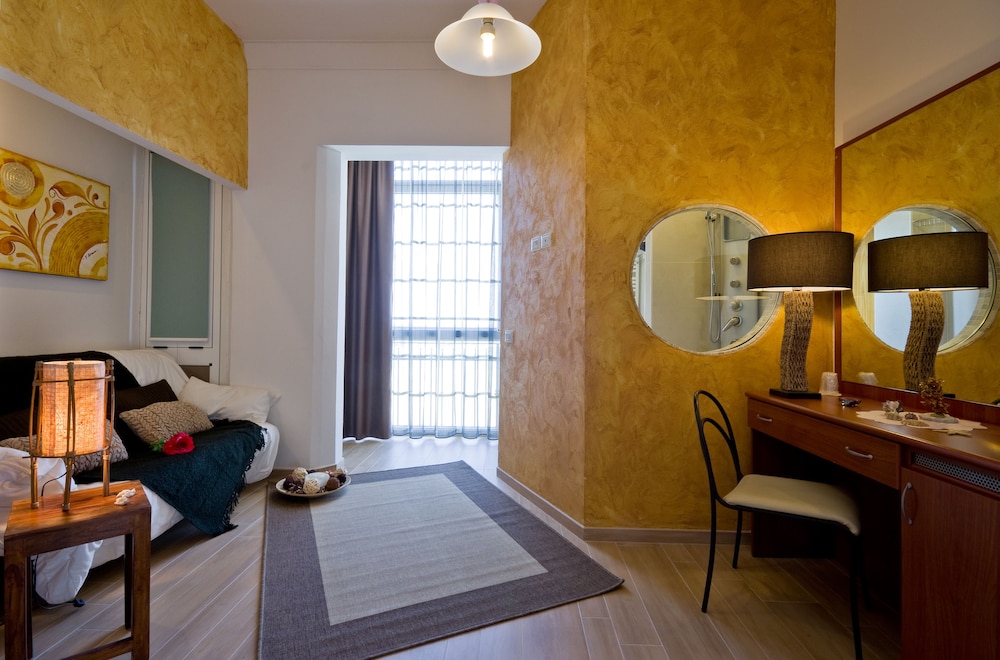 Hotel Estate 7/50