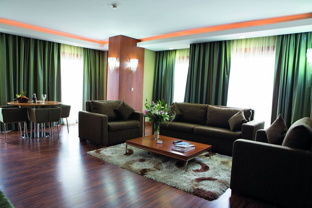Limak Ambassadore 33/56