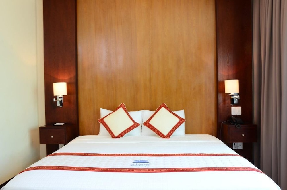 Petro House Hotel 25/84