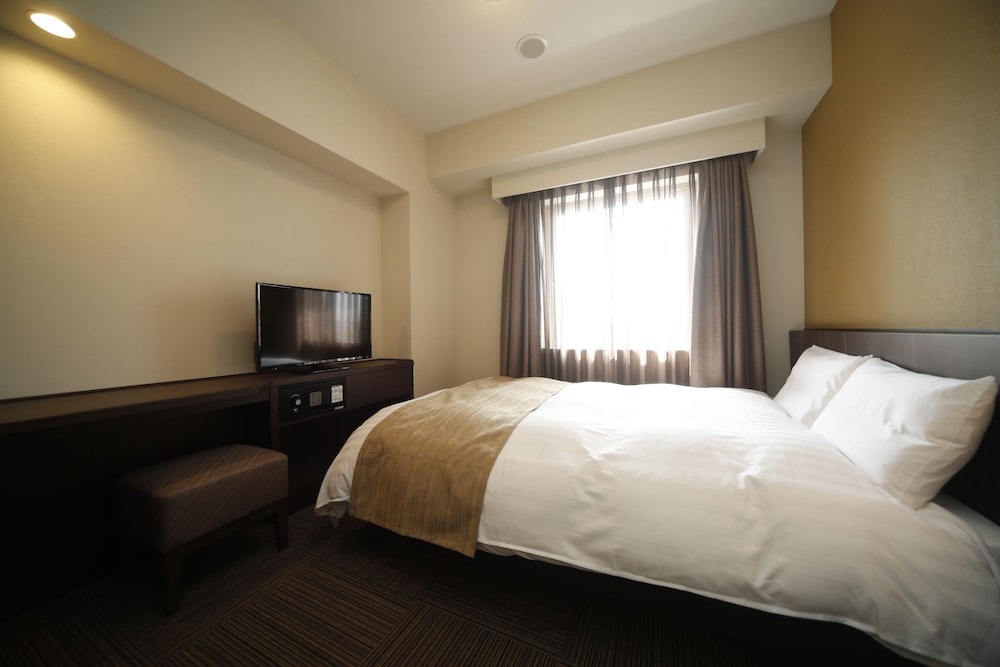 MODERATE, DOUBLE BED