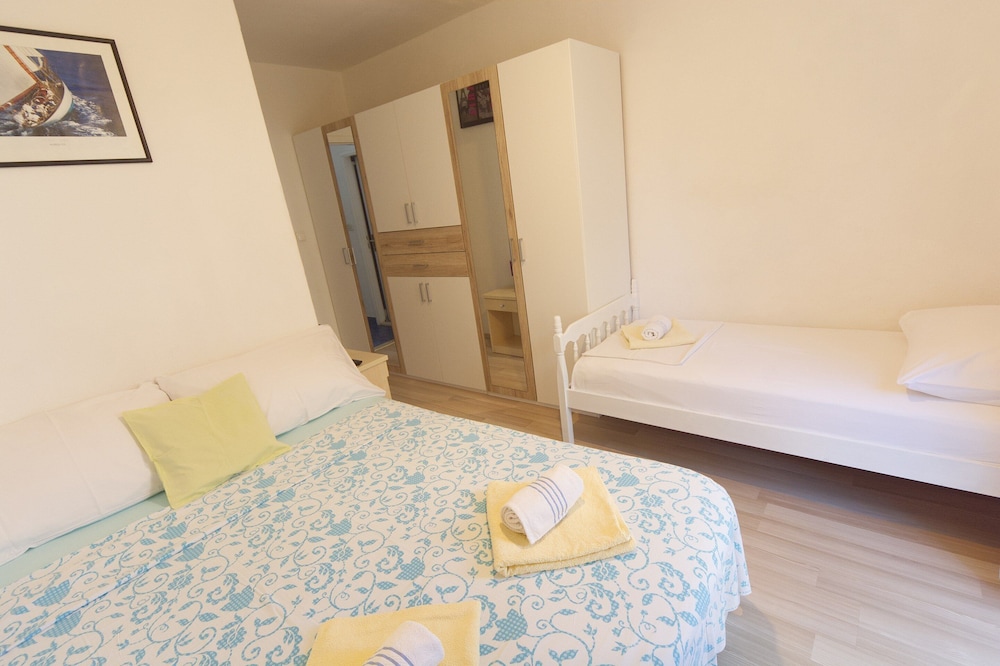 1 Bedroom, Garden, Basic, Futon Bed, 1 Queen and 1 Single Bed, Private Bathroom, Patio