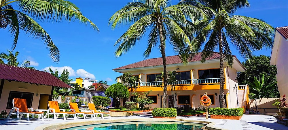 Club Coconut Resort 1/47