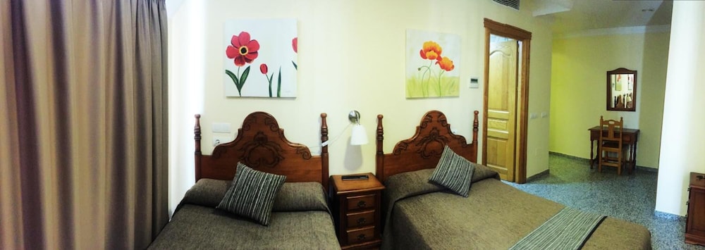Reyesol Hotel 35/50