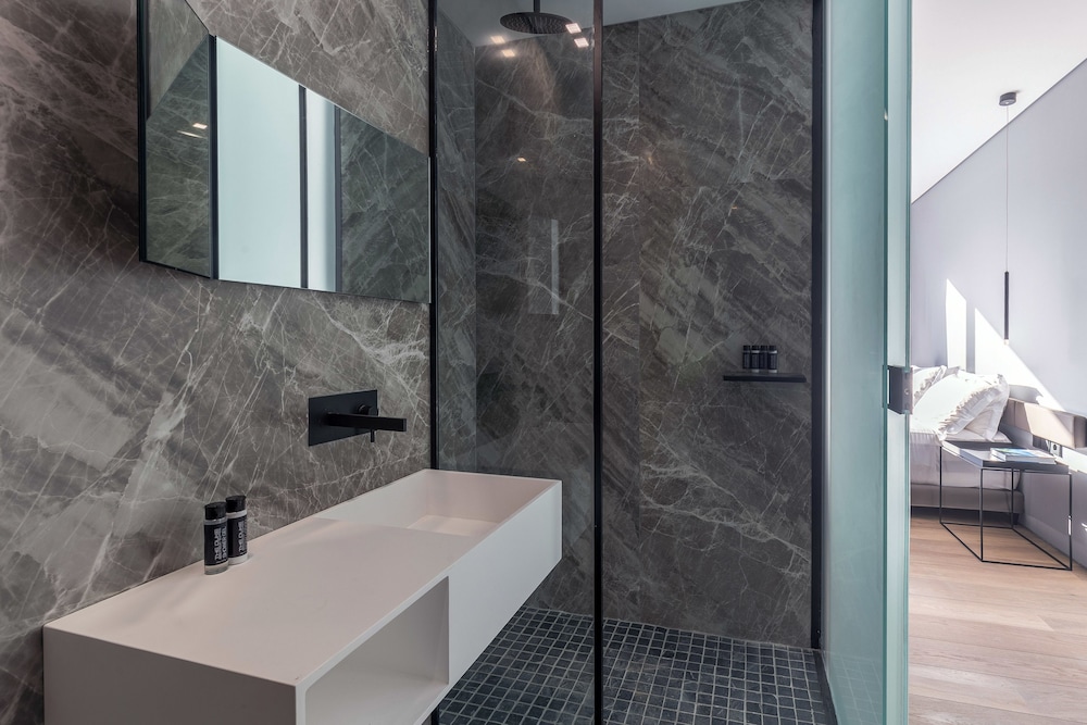 The Duke Boutique Suites 42/50