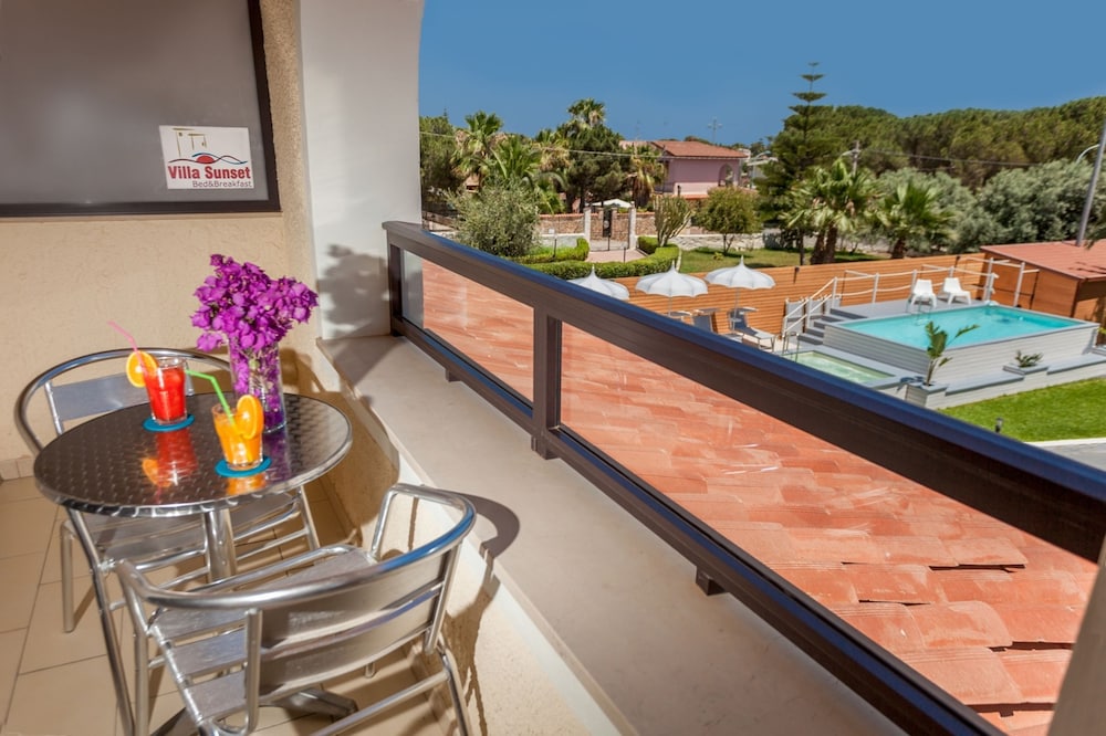 Sunset Bed And Breakfast Villa 9/56