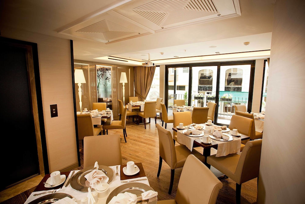 La Villa Hotel 29/41
