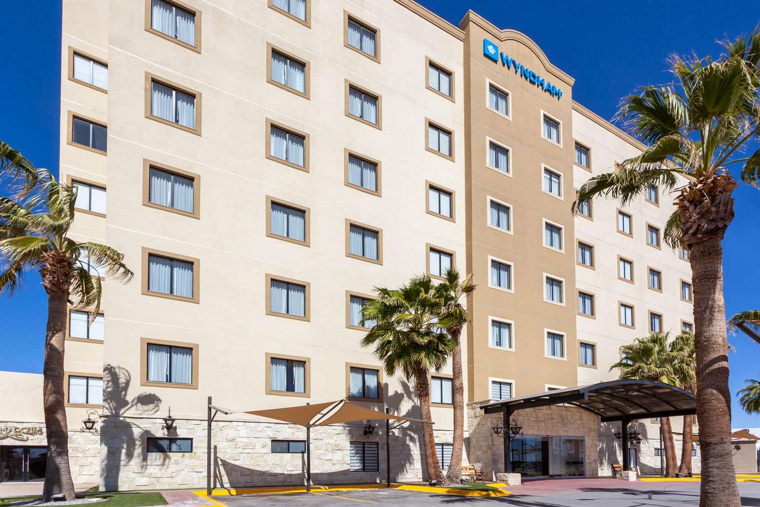 Wyndham Torreon 28/33