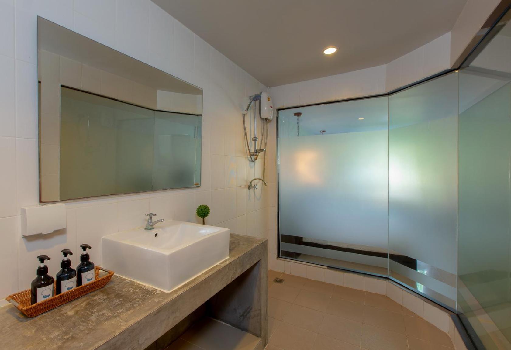 Zen Rooms Nanai Phuket 78/79