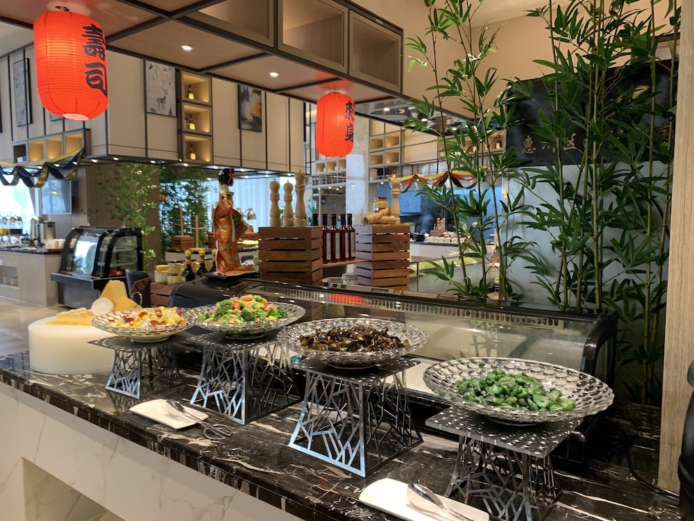 Fengyue Hotel 39/47