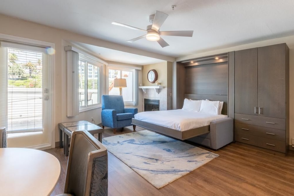 San Clemente Cove 22/55
