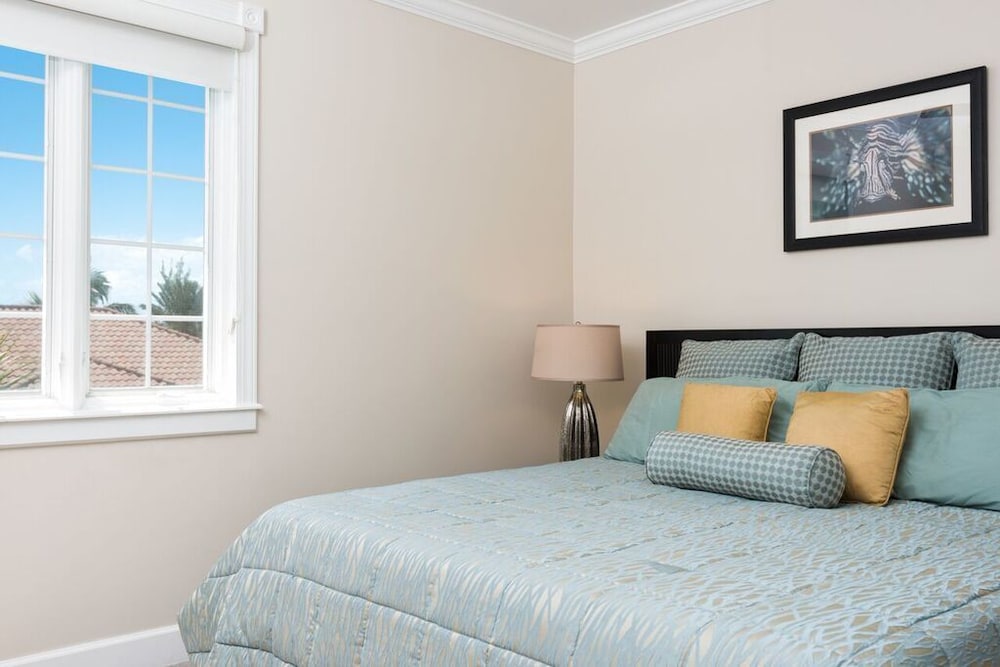 3 BEDROOMS, DELUXE, VILLA, OCEAN FRONT