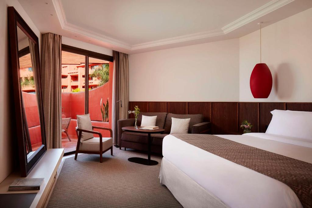 Deluxe, Double Bed