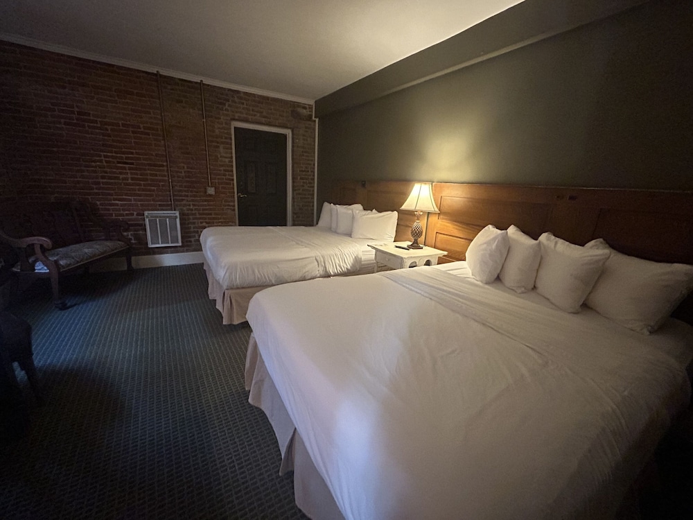 William Watson Hotel 16/49