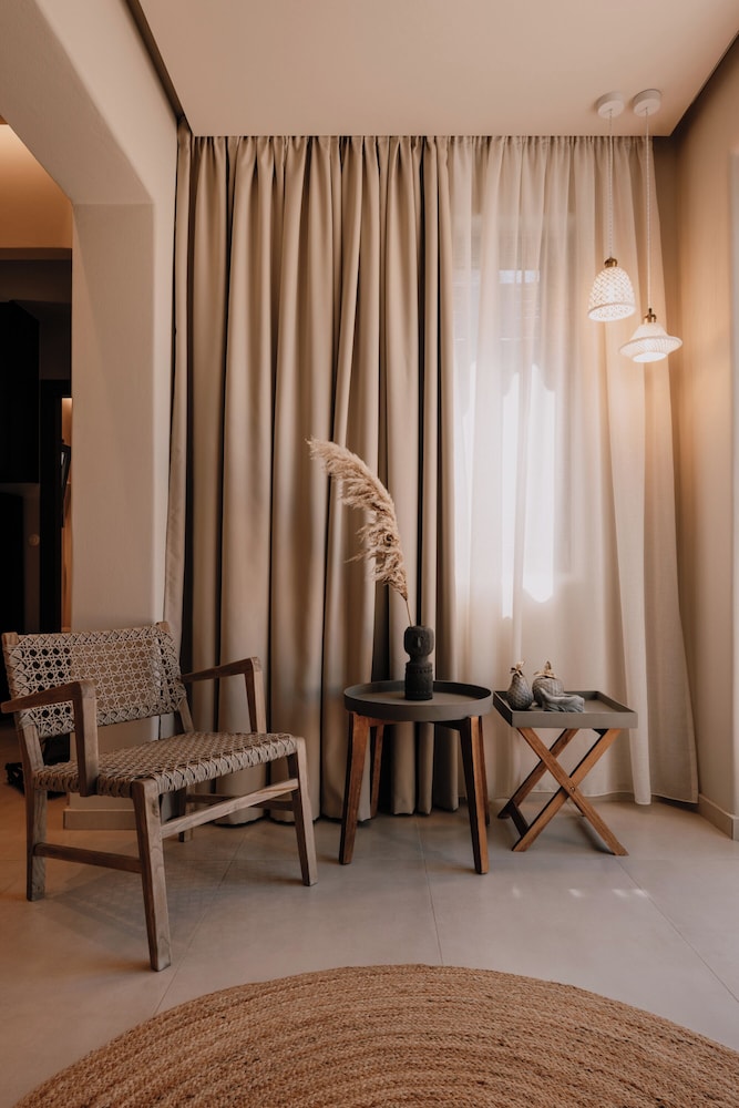Onym Curated Villas 184/206