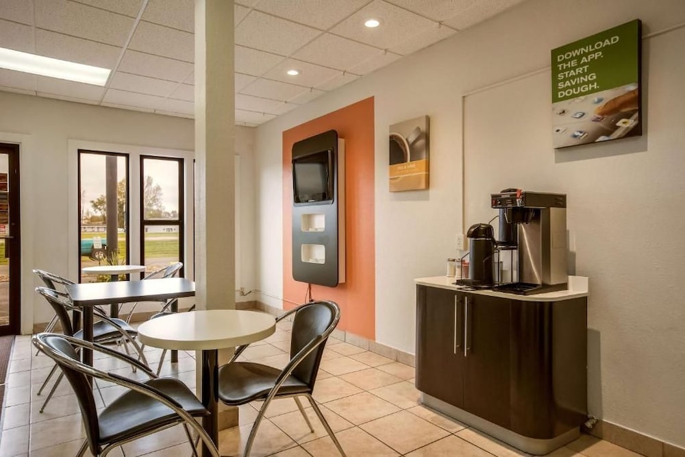 Motel6 Albert Lea, MN 43/59
