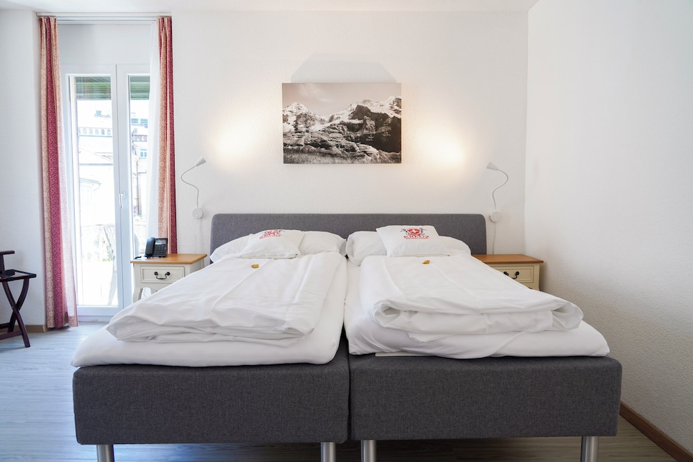 Weisses Kreuz Hotel 12/47