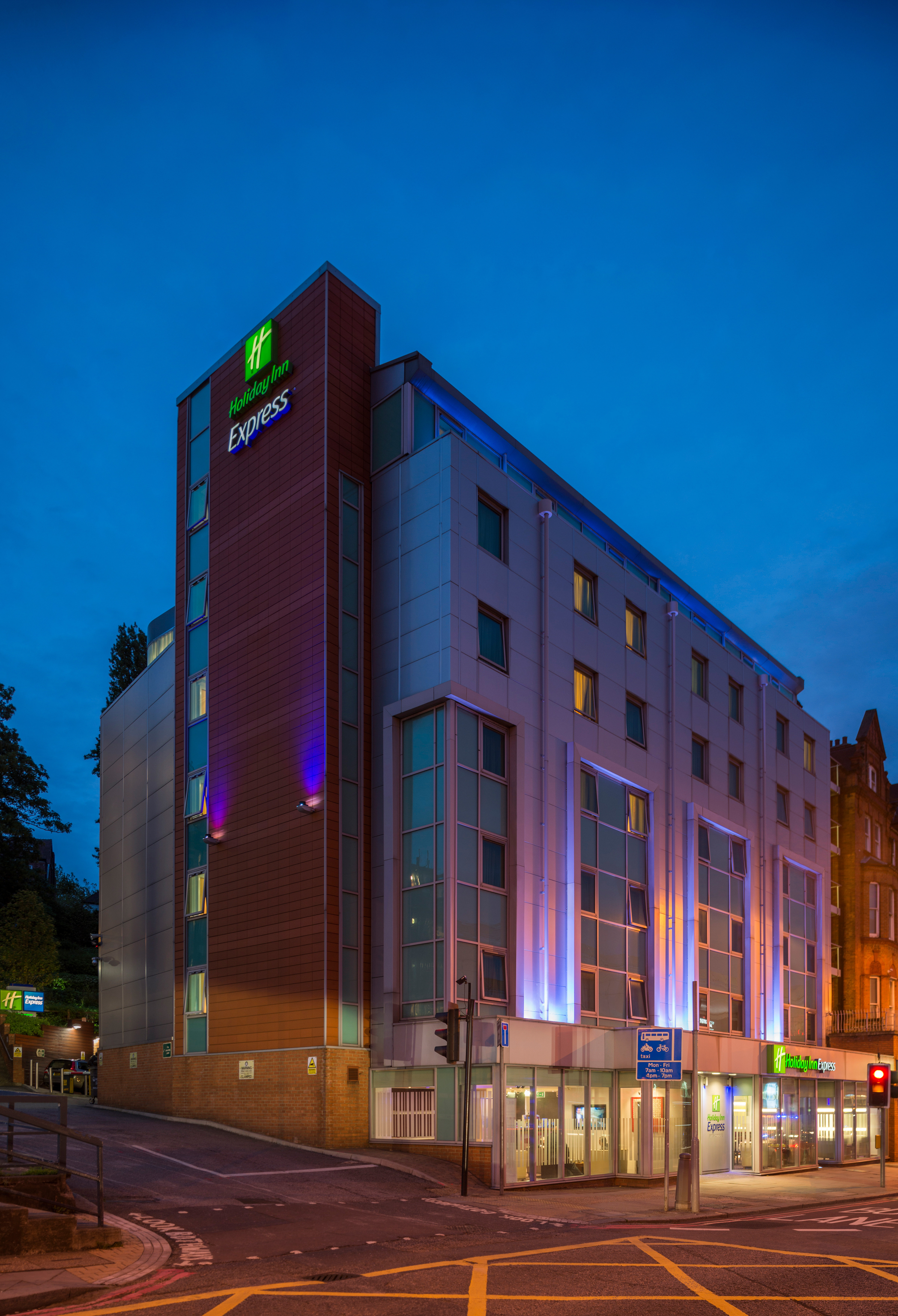 Holiday Inn Express London - Swiss Cottage 6/28
