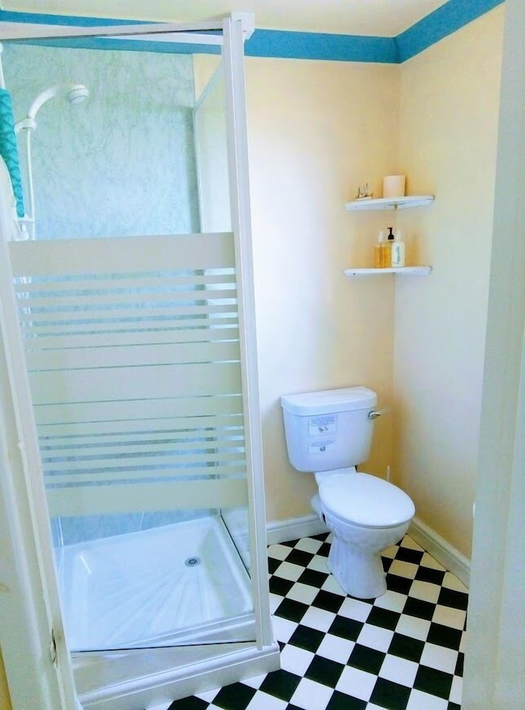 Gallen-Treath Guest House 48/49