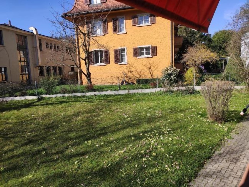 Newly Furnished Apartments In Zurich 42/50