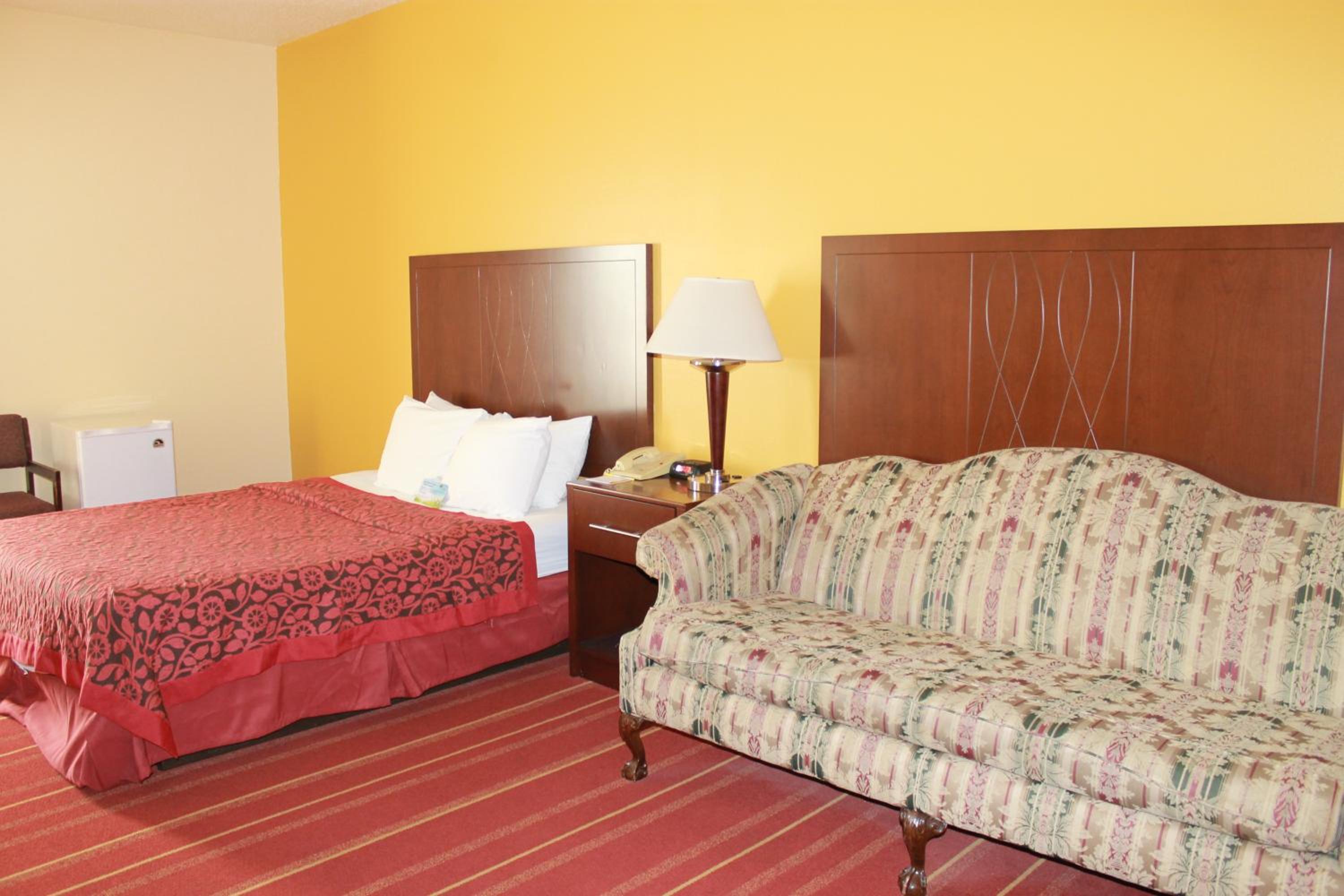 Days Inn by Wyndham Walcott Davenport 23/58