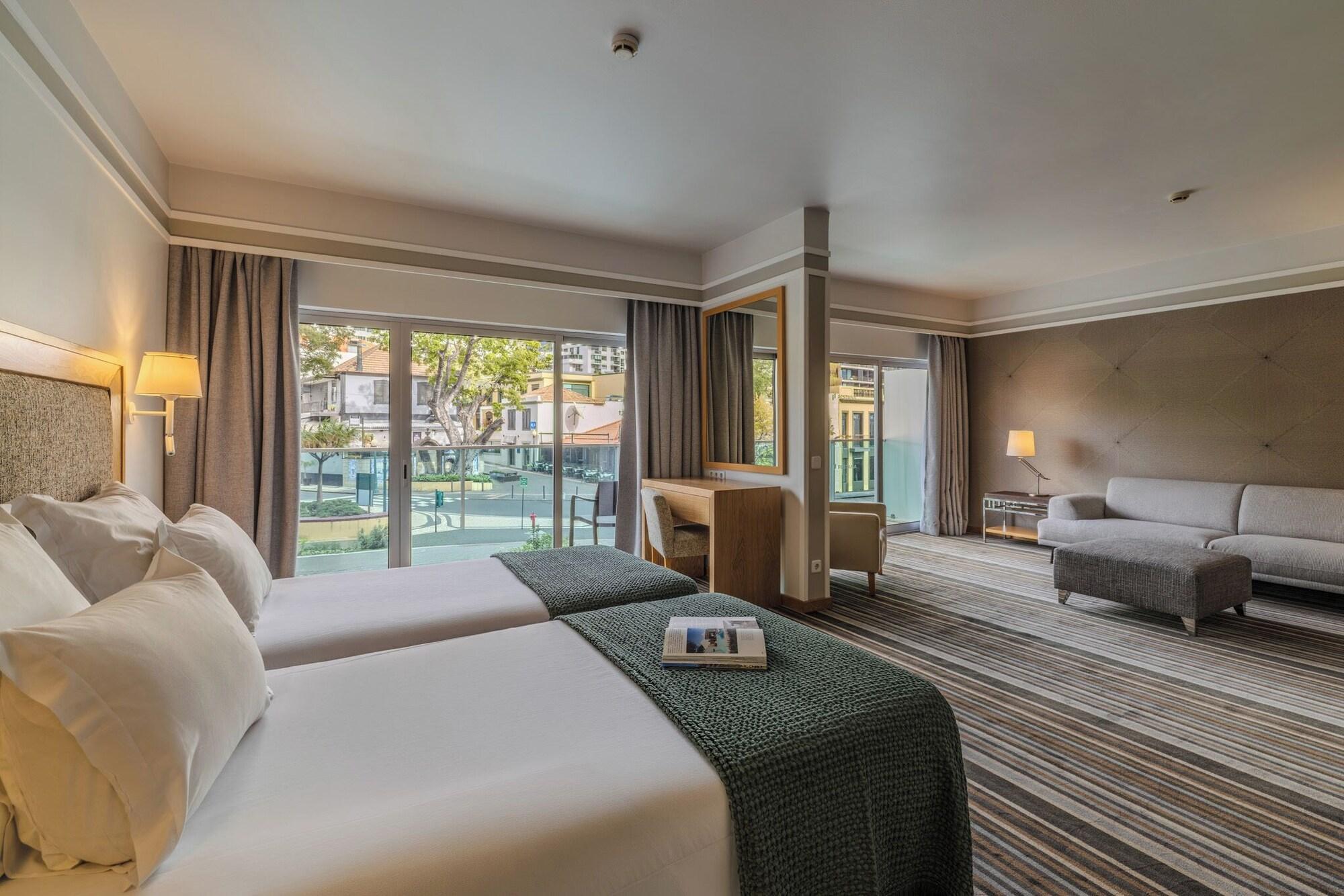 غرفة عائلية مع سرير إضافي، Pestana Carlton Madeira 2/3