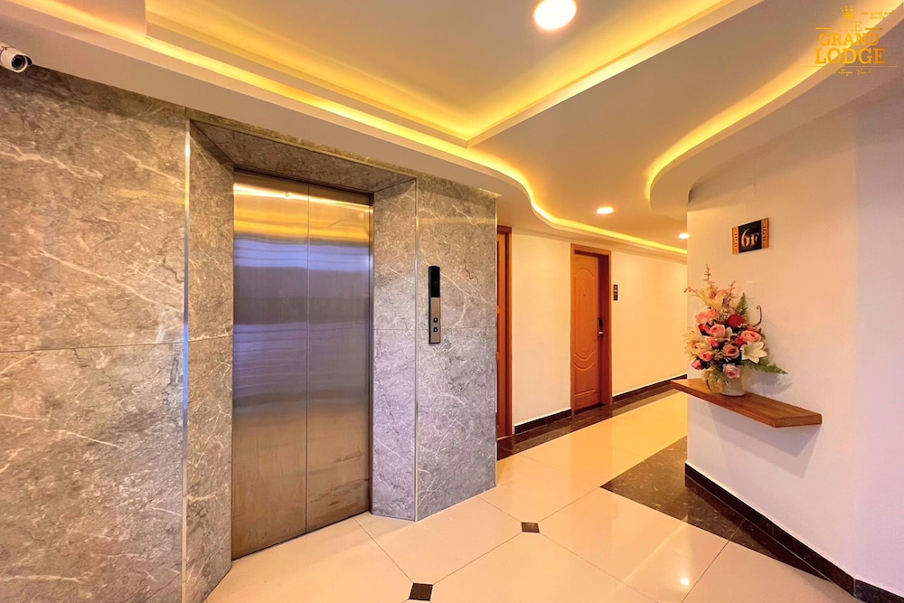 The Grand Lodge Pattaya by ZUZU 7/50