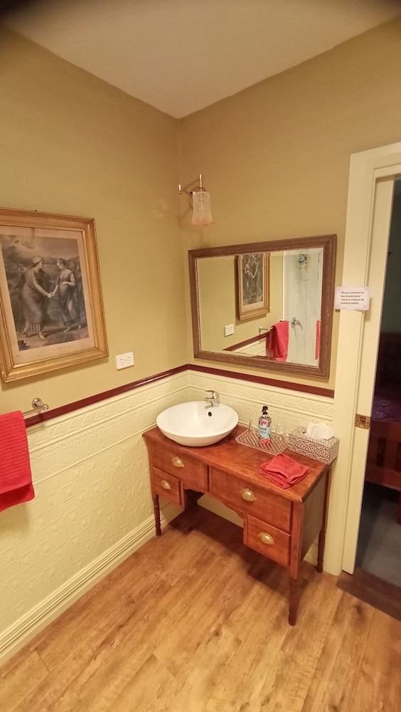 BLAKES MANOR DELORAINE 44/69