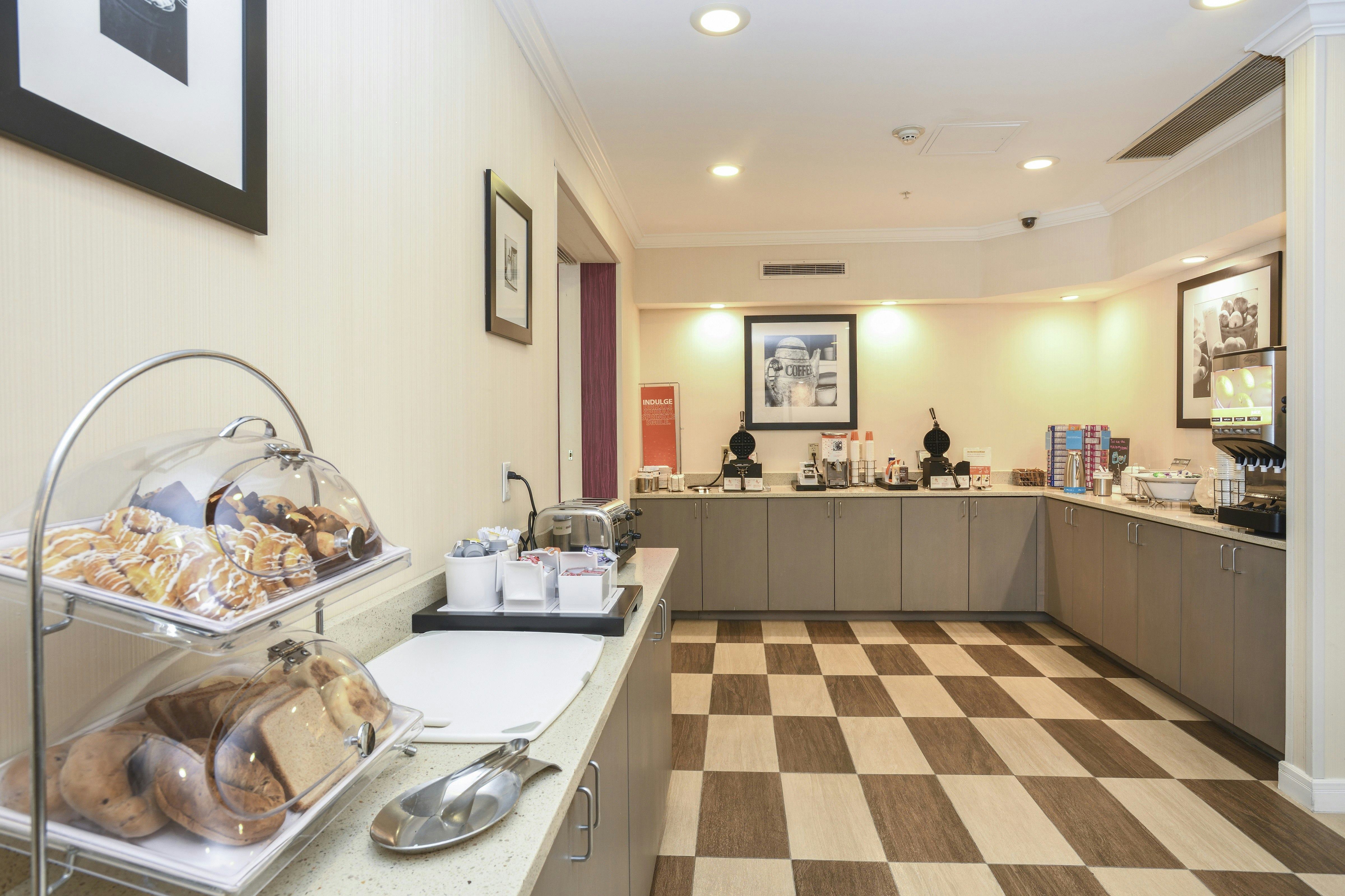 Hampton Inn Jacksonville - East Regency Square 9/33