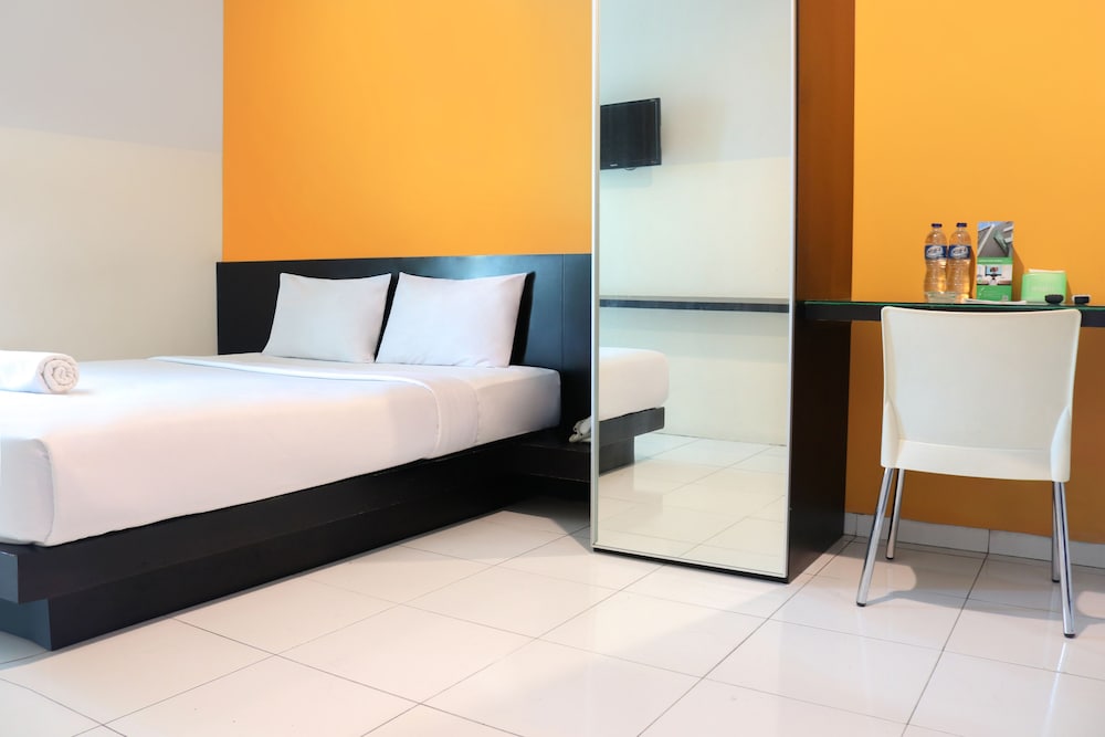 LeGreen Suite Ratulangi 7/25