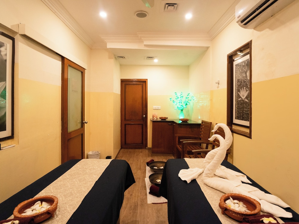 MGM Beach Resorts (15Kms before Mahabalipuram) 26/54