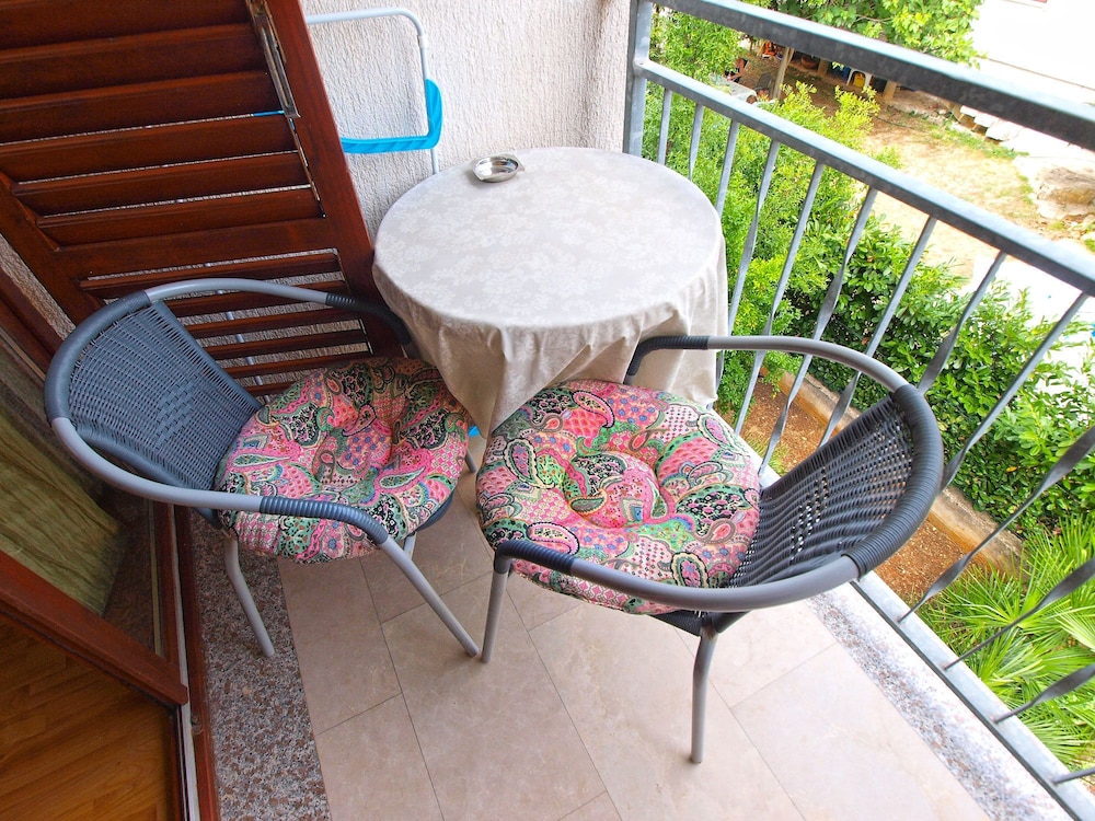 Apartments Ivica 1452 27/37