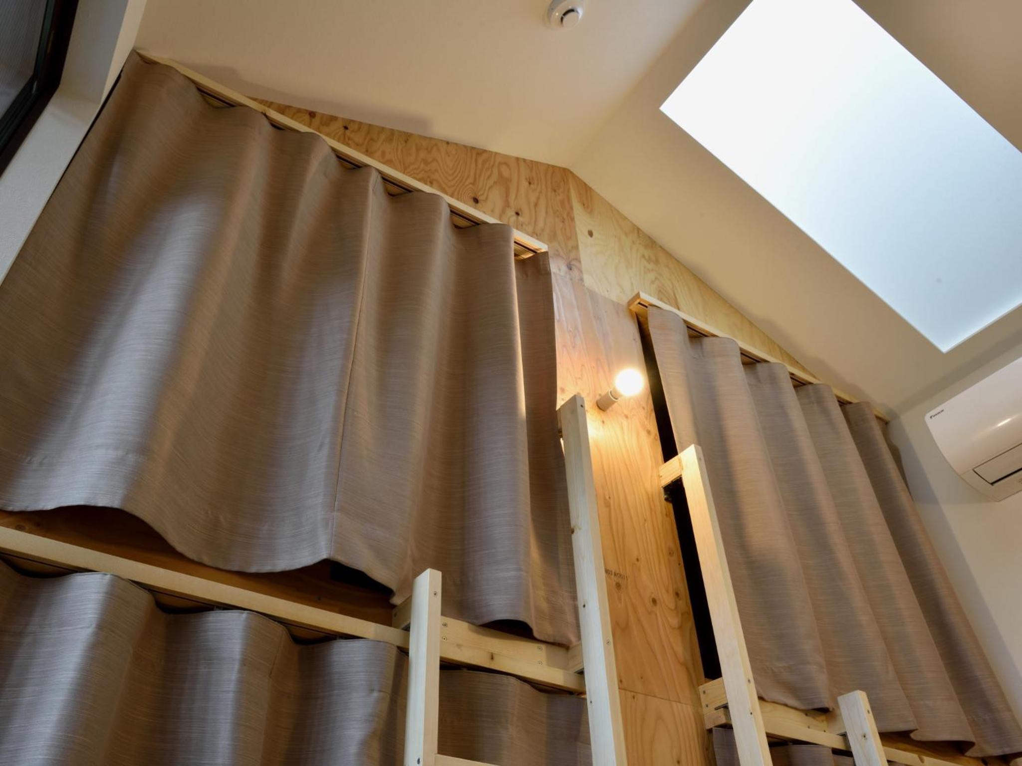 Mixed Dorm, 6 Beds, 2 Bunk Beds