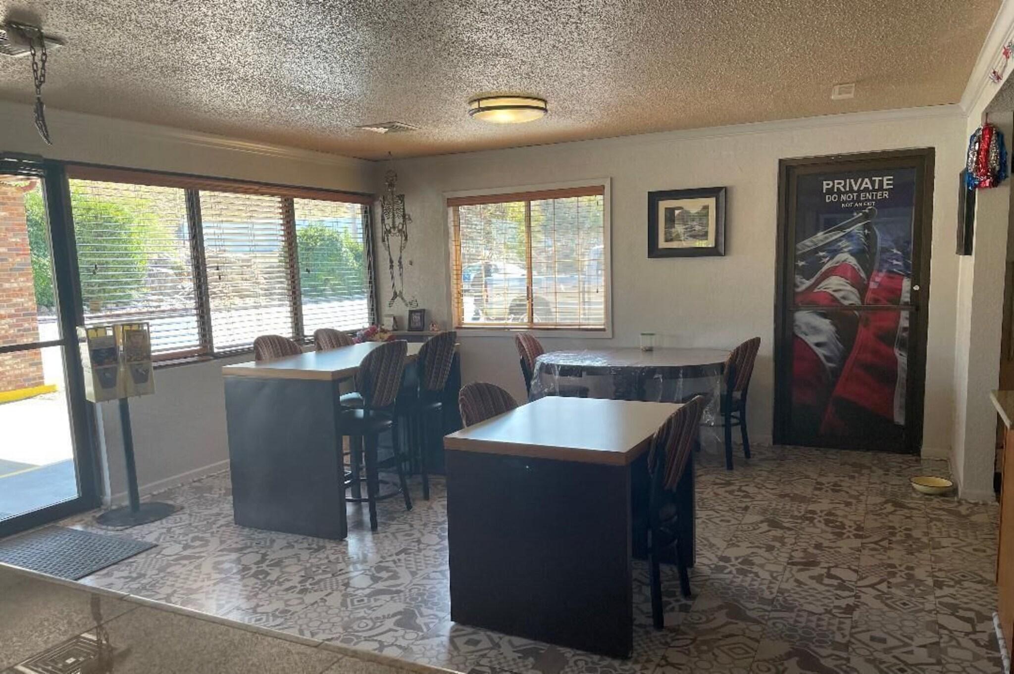 Hardy Village Inn 4/25