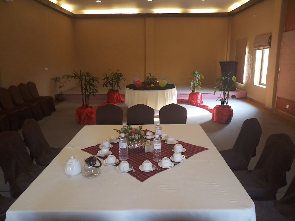 Temple Tree Resort And Spa 53/72