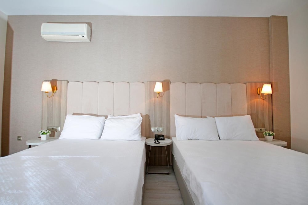 The Hotel 48 16/49