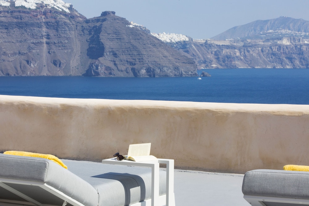 Villa Santorini 520 15/21