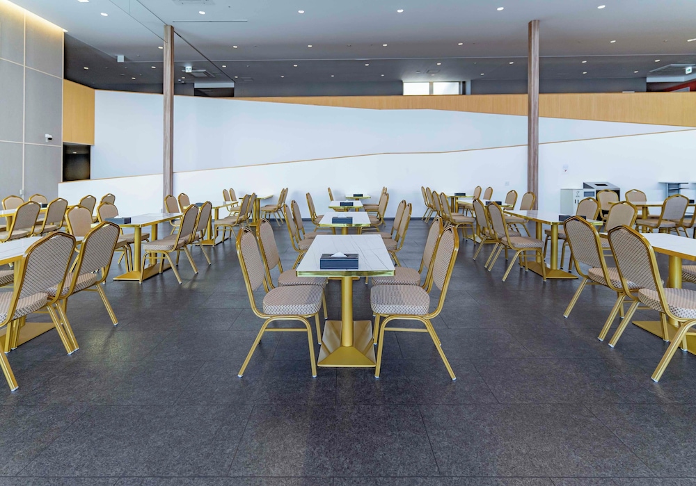 Kansai International Airport Hotel 11 40/54