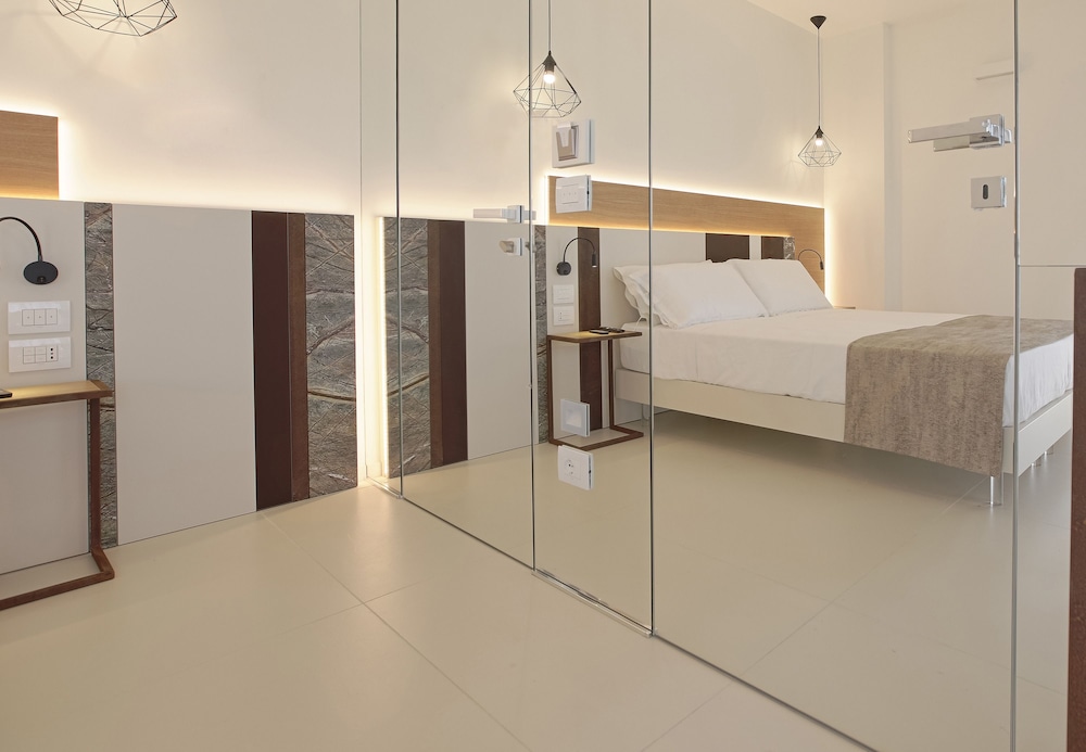 Hedoné Design Experience B&B 15/50