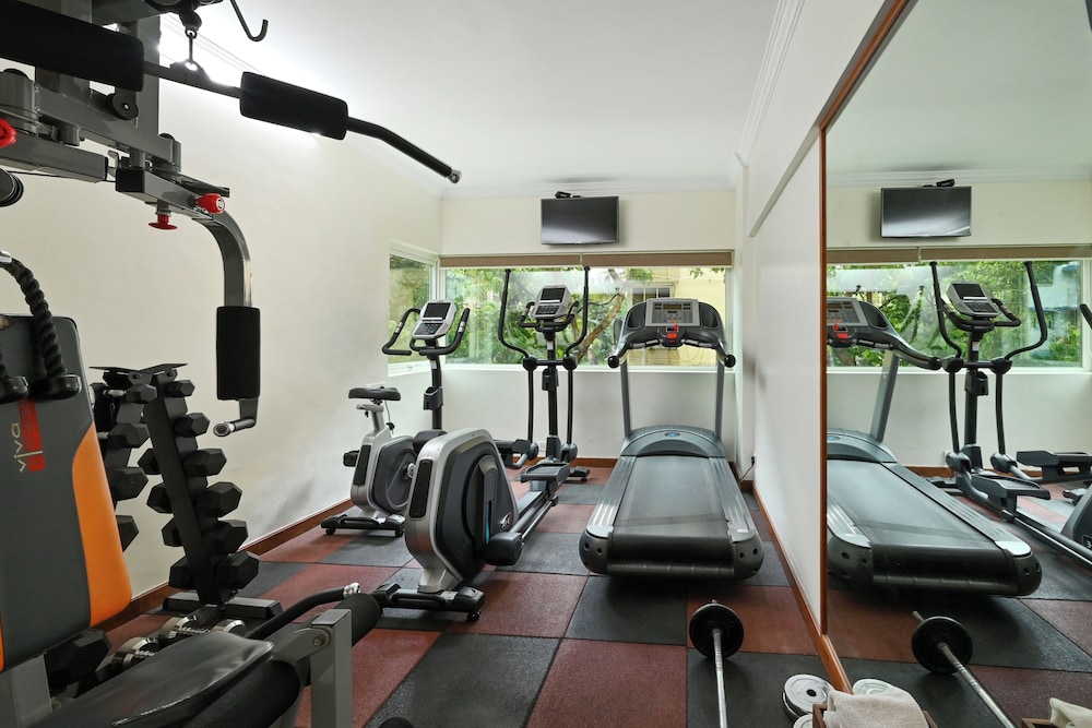 Fariyas Hotel Mumbai 25/50