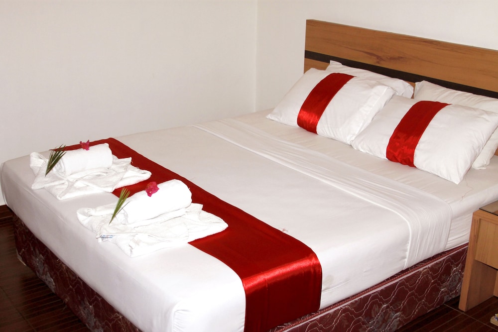 Paradise Hotel 19/39