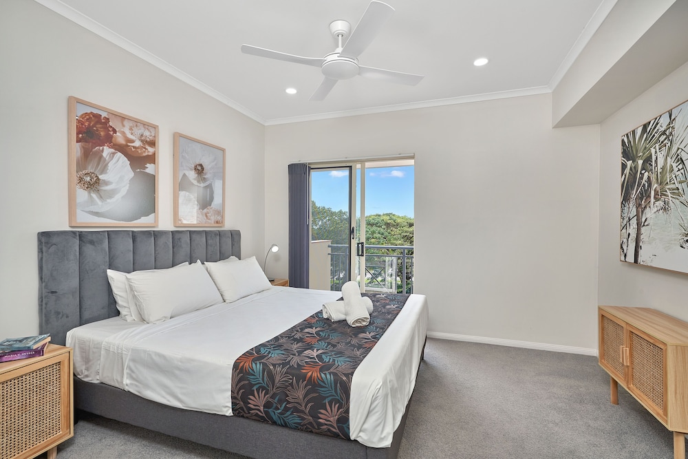 NORTH COVE WATERFRONT SUITES 22/58
