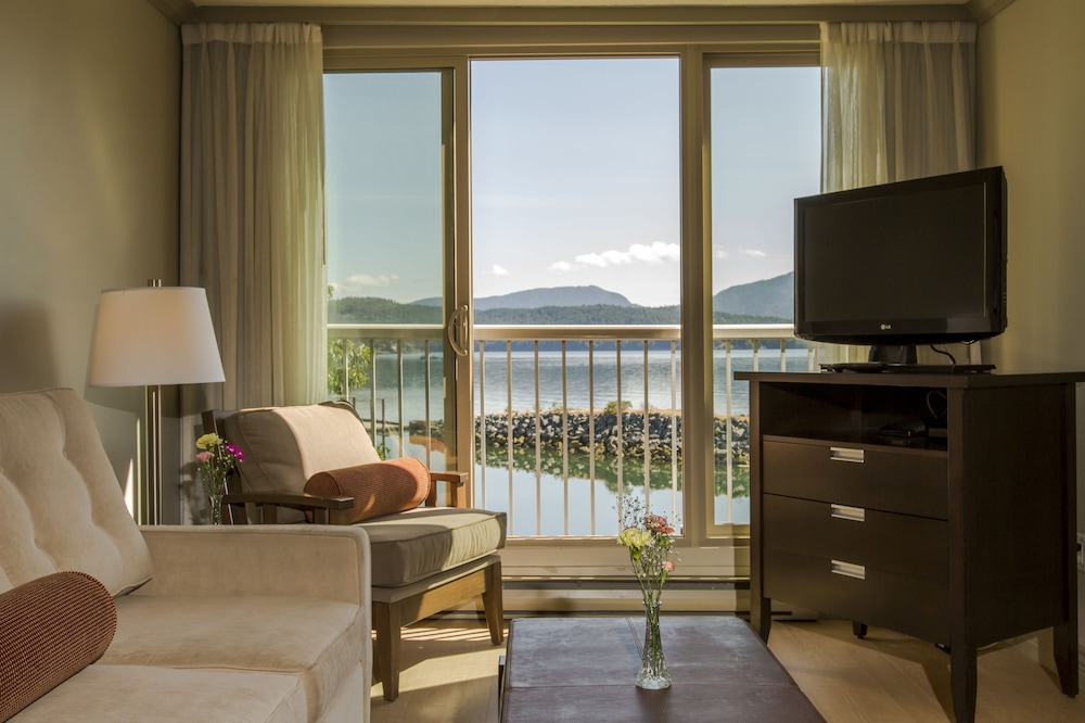 Oceanfront Suites At Cowichan Bay 53/63