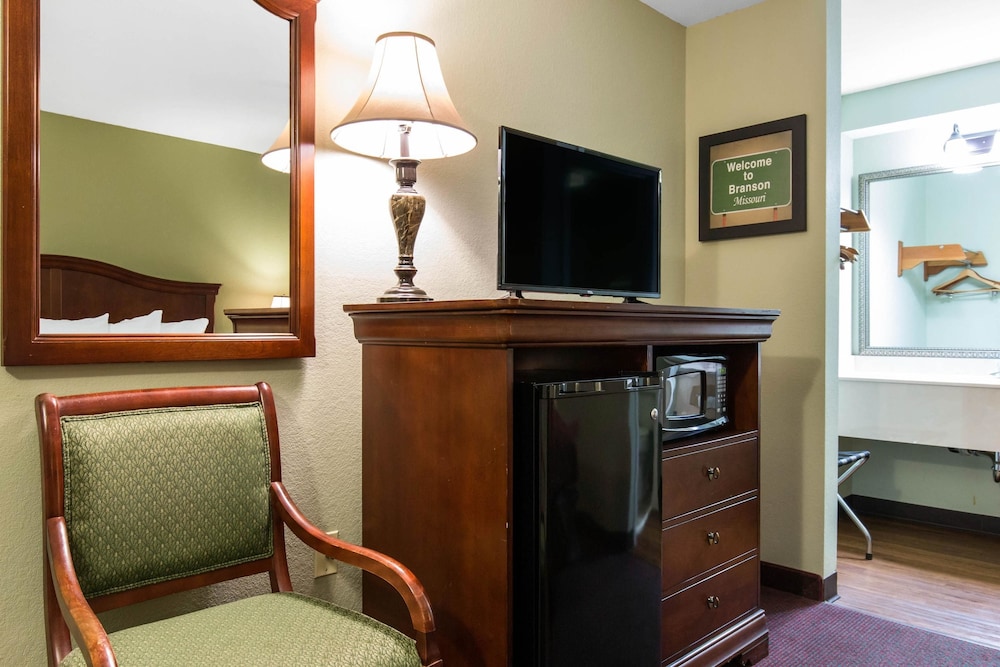 Baymont by Wyndham Branson Thousand Hills 12/42