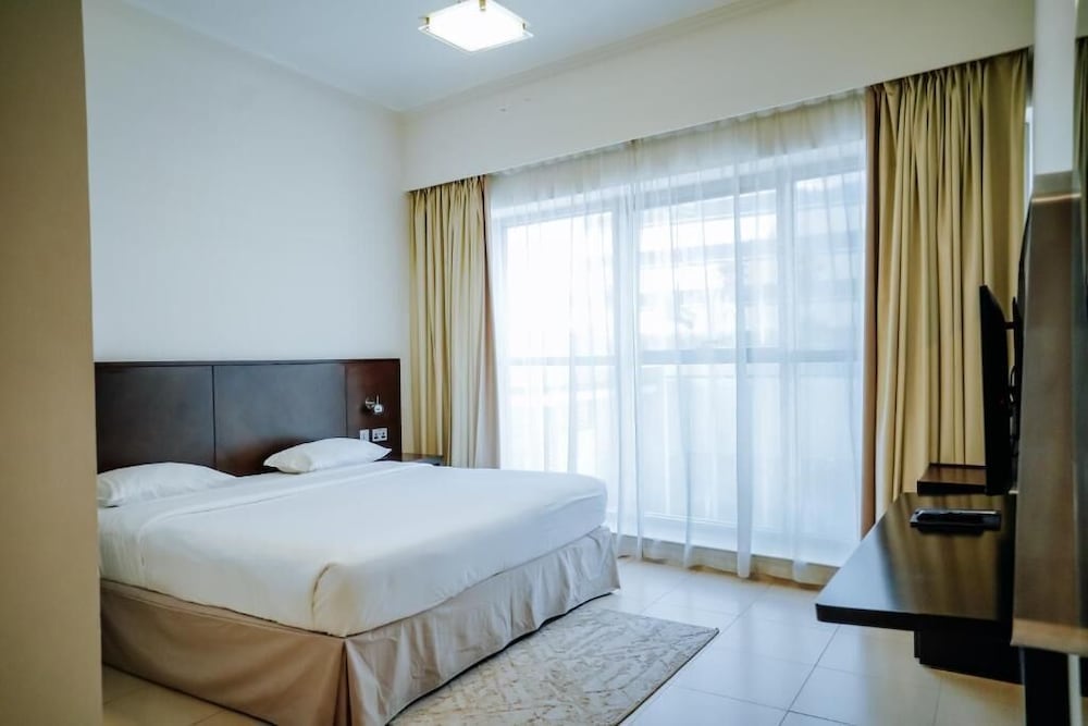 One Bedroom Apartment Smoking