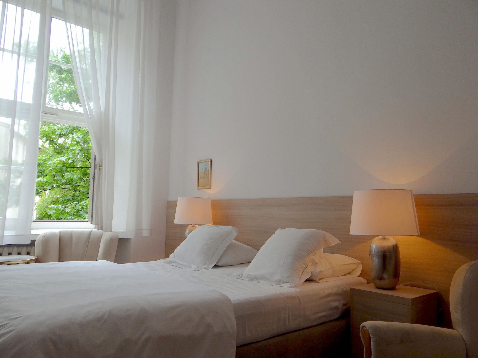 COMFORT, STUDIO, SUITE