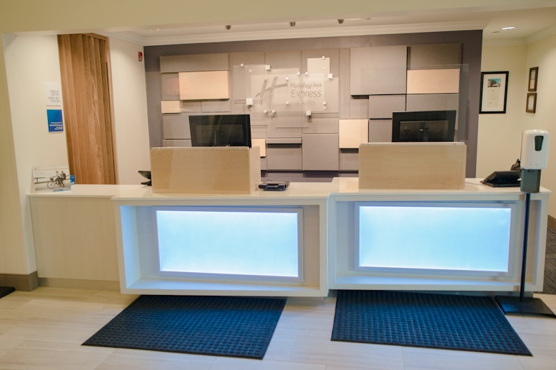 Holiday Inn Express Hotel Suites Winona 8/49